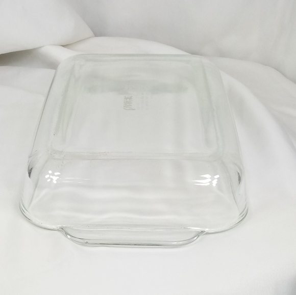 Pyrex 2 Qt Clear Glass Baking Dish 232-R - Picture 6 of 13